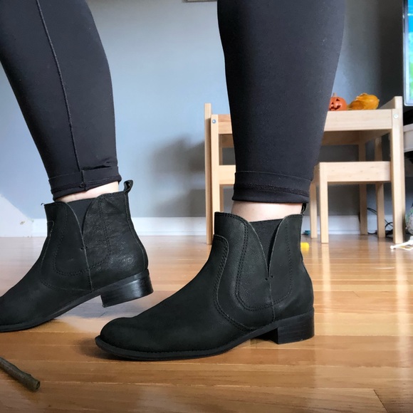 Nine West Chelsea Boots - Picture 7 of 8